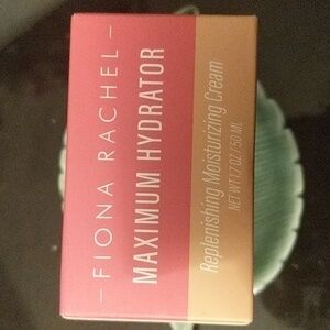 Replenishing Moisturizing Cream